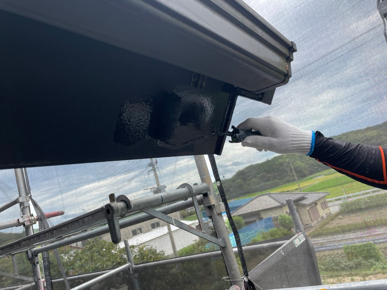 福岡県 嘉麻市 M様邸の 破風板塗装工事 ‐ 塗装本舗 絆ホームサービス